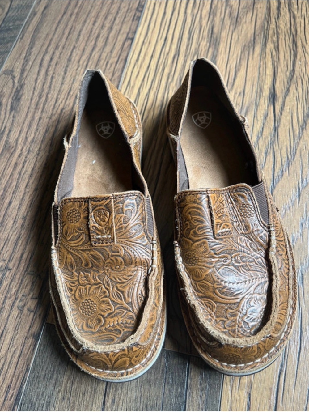 Ariat Women’s Cruiser Shoes 9B